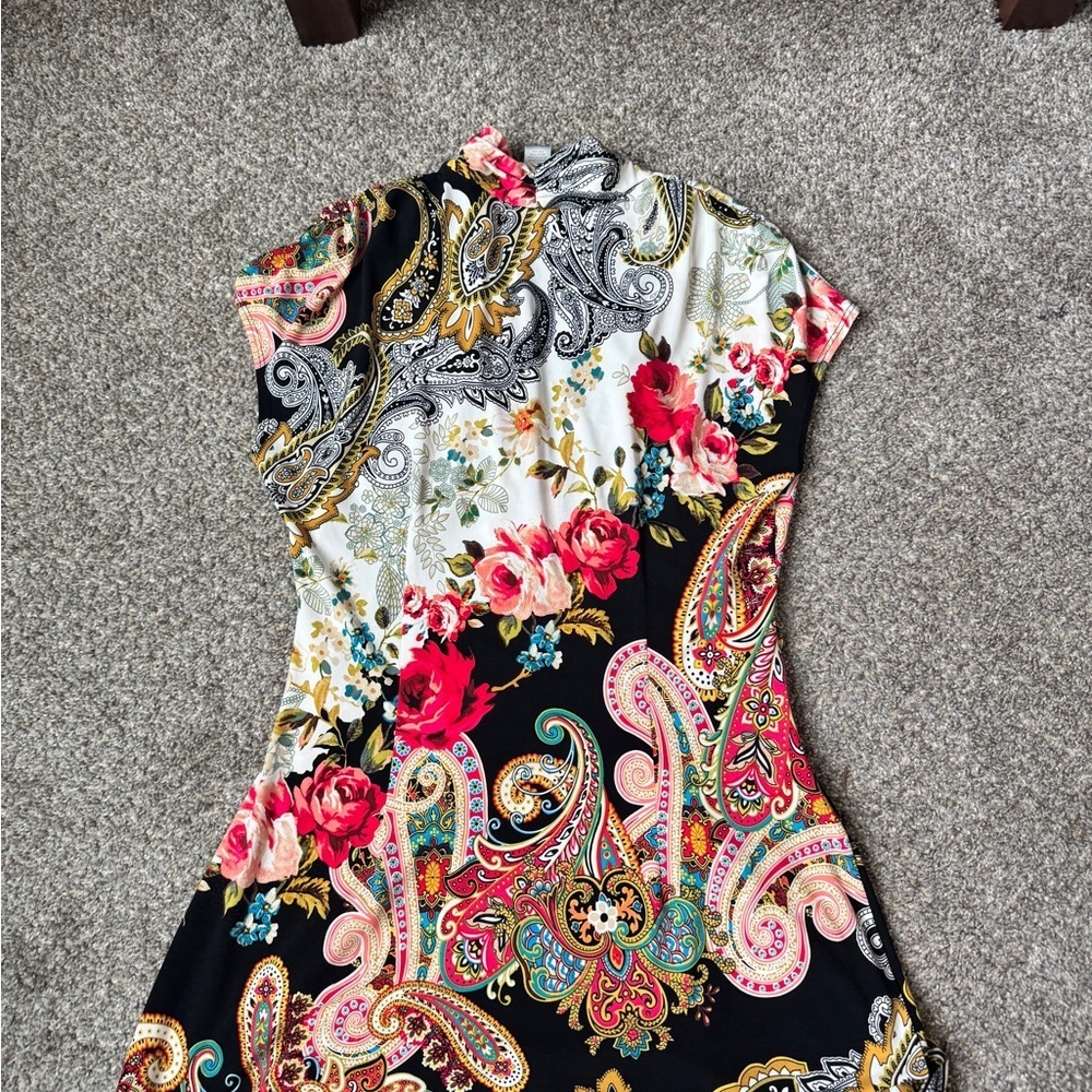 Floral Paisley Twist-Front Dress in Black & White - Picture 6 of 8